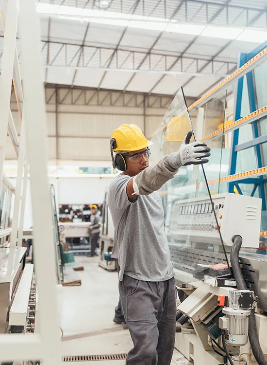 Canadian employer selecting a trusted LMIA advertising website to advertise LMIA jobs online and recruit qualified newcomer and foreign worker candidates.